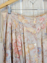Load image into Gallery viewer, Vintage Floral Midi Skirt (33/34)
