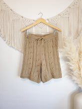 Load image into Gallery viewer, NEW Cable Knit Shorts (M)
