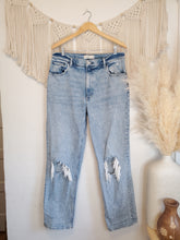 Load image into Gallery viewer, A&amp;F 90s Straight Jeans (32/14)
