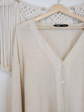 Load image into Gallery viewer, Zara Oversized Linen Tunic (S)
