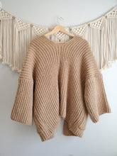 Load image into Gallery viewer, Chunky Knit Relaxed Cardi (L)
