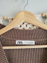 Load image into Gallery viewer, Zara Oversized Sweater Vest (S)
