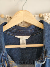 Load image into Gallery viewer, Oversized Denim Button Up (L)
