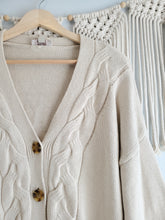 Load image into Gallery viewer, Oat Cable Knit Cardi (XL)
