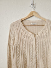 Load image into Gallery viewer, AE Oat Cable Knit Sweater (M)

