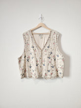 Load image into Gallery viewer, Vintage Floral Embroidered Vest (3X)
