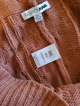 Load image into Gallery viewer, Rust Cable Knit Cozy Set (3X)
