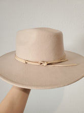 Load image into Gallery viewer, Wool Rancher Hat
