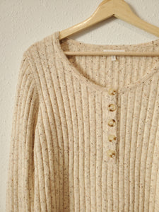 Heartloom Ribbed Henley Sweater (M)