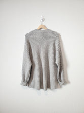 Load image into Gallery viewer, AE Gray Chunky Cardigan (M)
