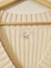 Load image into Gallery viewer, Chunky Knit Sweater Vest (L)
