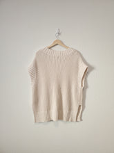 Load image into Gallery viewer, Chunky Knit Sweater Vest (L)

