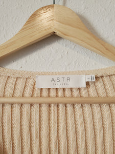 Astr Ribbed Puff Sleeve Sweater (L)