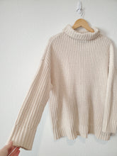 Load image into Gallery viewer, Aerie Cozy Turtleneck Sweater (M)
