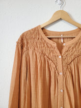 Load image into Gallery viewer, Free People Marigold Buttondown (M)
