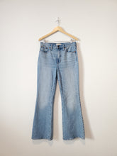Load image into Gallery viewer, Madewell Perfect Vintage Flare Jeans (28)
