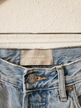 Load image into Gallery viewer, Everlane 90s Cheeky Jeans (26)
