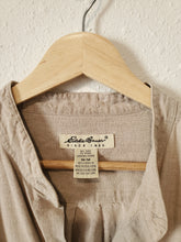 Load image into Gallery viewer, Vintage Oat Linen Button Up (M)
