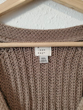 Load image into Gallery viewer, Chunky Knit Cardigan (XXL)
