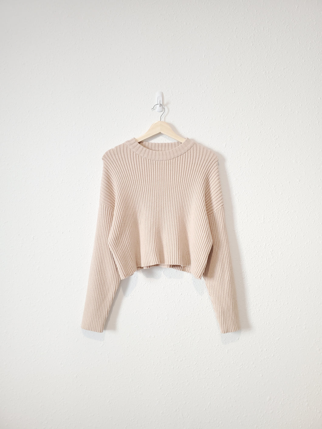Neutral Ribbed Sweater (S/M)