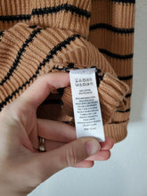 Load image into Gallery viewer, Brown Striped Quarter Zip (M)
