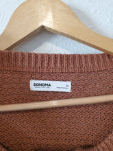 Load image into Gallery viewer, Brown Waffle Henley Sweater (M)
