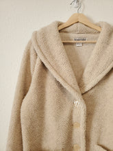 Load image into Gallery viewer, Vintage Button Up Sherpa Coat (M)
