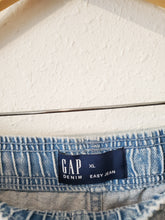 Load image into Gallery viewer, Gap Light Wash Easy Jeans (XL)
