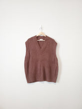 Load image into Gallery viewer, Brown Chunky Sweater Vest (L)
