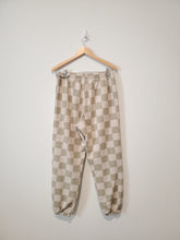 Load image into Gallery viewer, Vans Checkered Joggers (L)
