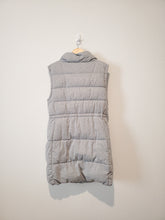 Load image into Gallery viewer, Gray Long Puffer Vest (M)
