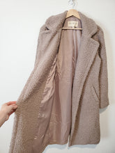 Load image into Gallery viewer, Long Sherpa Jacket (XS)
