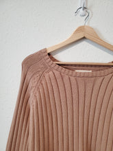 Load image into Gallery viewer, Ribbed Crop Sweater (L)
