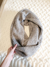 Load image into Gallery viewer, NEW Cozy Chunky Scarf
