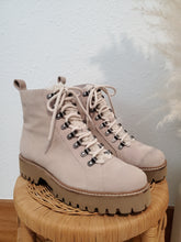 Load image into Gallery viewer, Splendid Suede Lace Up Boots (8)
