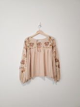 Load image into Gallery viewer, In Loom Floral Embroidered Top (M)
