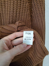 Load image into Gallery viewer, Brown Chunky Knit Cardigan (L)
