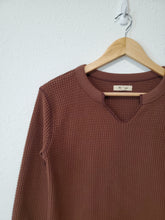 Load image into Gallery viewer, Madewell Chocolate Waffle Top (XS)
