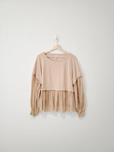 Load image into Gallery viewer, Boutique Flowy Top (M/L)
