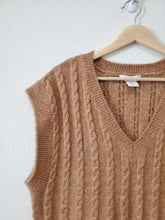 Load image into Gallery viewer, Brown Cable Knit Sweater Vest (M)
