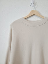 Load image into Gallery viewer, A&amp;F Cozy Crewneck Sweater (S)
