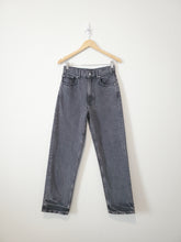 Load image into Gallery viewer, Grlfrnd Black Straight Jeans (27)
