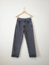 Load image into Gallery viewer, Grlfrnd Black Straight Jeans (27)
