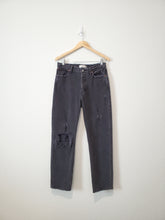 Load image into Gallery viewer, A&amp;F Black High Rise Dad Jeans (29/8)
