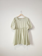 Load image into Gallery viewer, Mable Green Puff Sleeve Dress (M)
