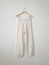 Load image into Gallery viewer, Skims Cozy Boucle Joggers (S/M)
