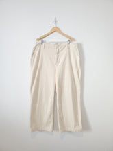 Load image into Gallery viewer, Gap Wide Leg Cord Pants (20)
