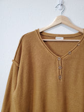 Load image into Gallery viewer, Oversized Henley Sweater (M/L)
