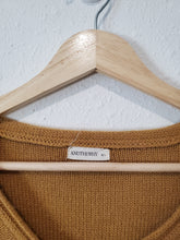 Load image into Gallery viewer, Oversized Henley Sweater (M/L)
