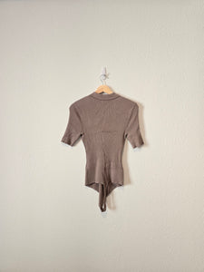 A&F Taupe Ribbed Bodysuit (L)